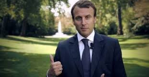 Kritike Makronu zbog bazena