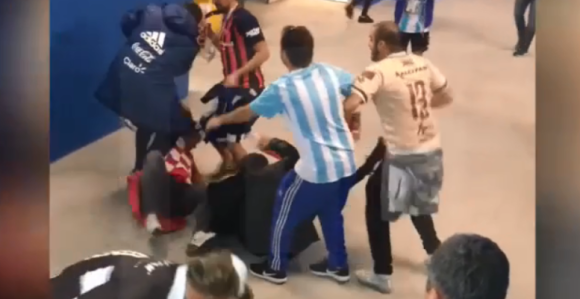 Video: Bijesni Argentinci tukli Hrvate na stadionu!