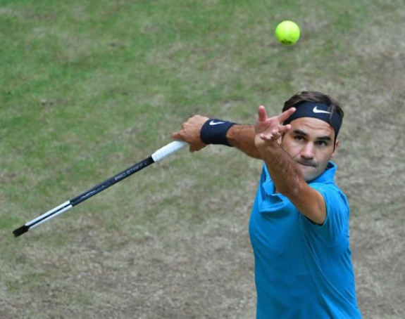 Federer u polufinalu Halea!