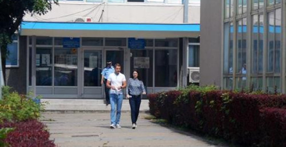 Poslanici predali zahtjev za protest 