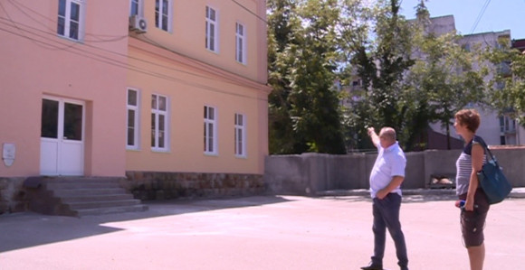 Бијељина: И директор се попео на скелу!