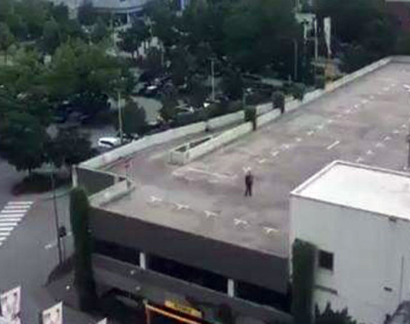 Балканац снимао нападача и свађао се