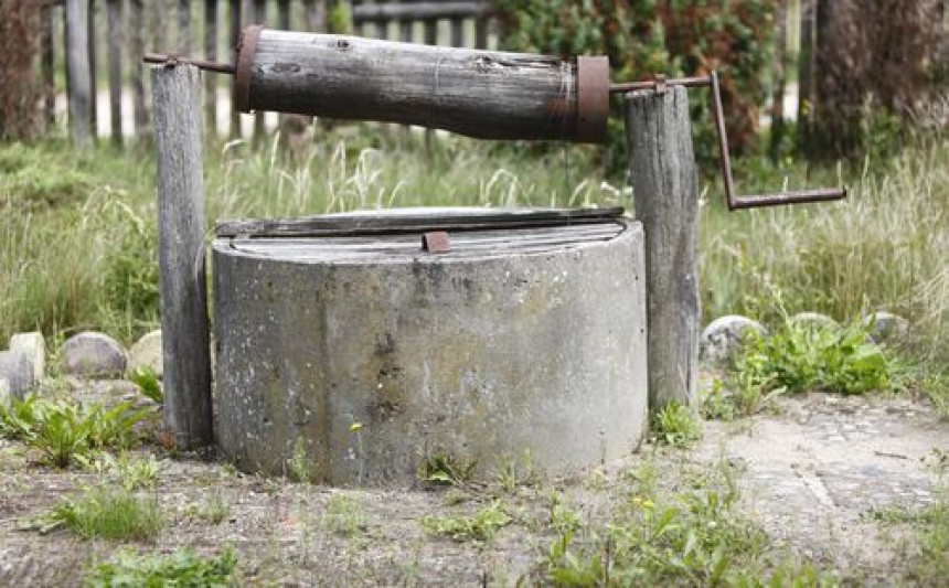 Drvar: Žena se utopila u bunaru