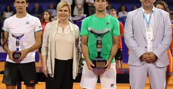 Suze, čestitka Kolinde i pehar koji nema Nole!