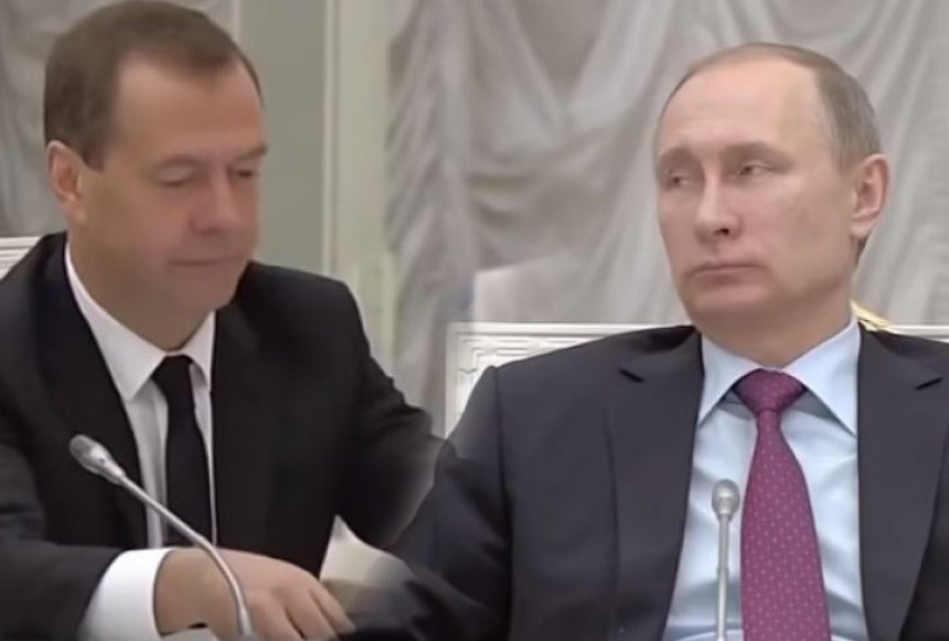 Medvedev se igrao, Putin ostao šokiran!