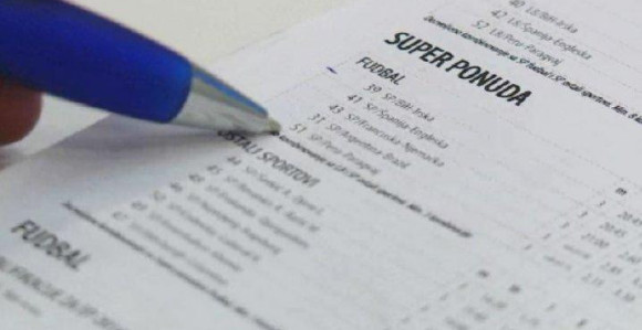 Погодио 29 парова и остао 'кратких рукава'