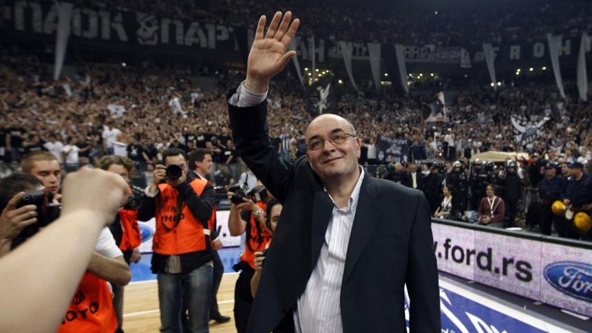 Oglasio se i Partizan: Dule, pobijedi ponovo!