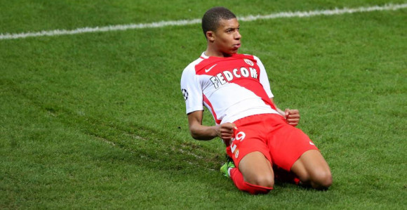 Monakovi ultrasi (?) okrenuli leđa Mbapeu!