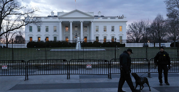 Sumnjiv paket kod Bijele kuće
