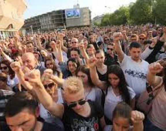 Opozicija traži posebnu sjednicu