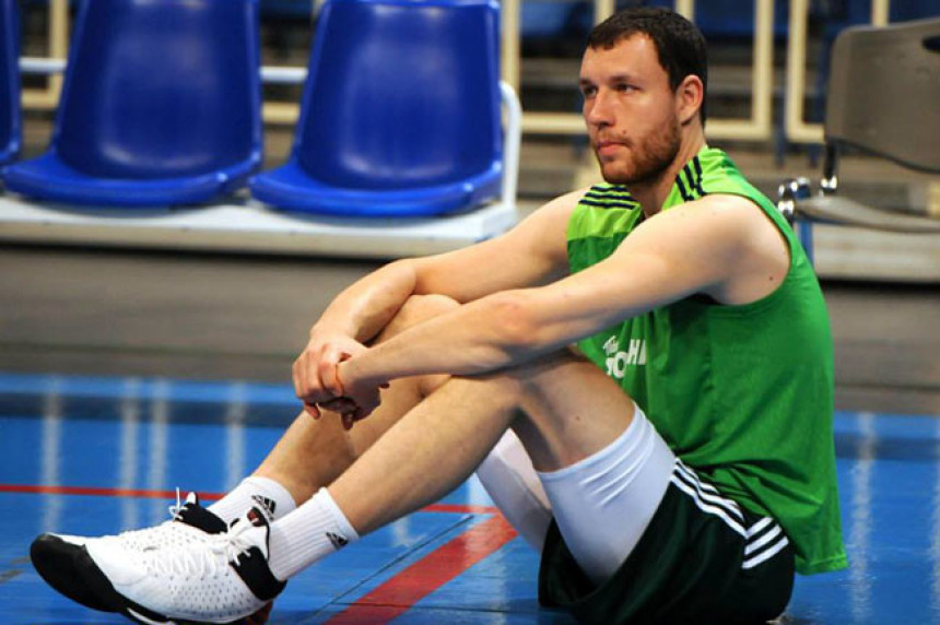 Lukas Mavrokefalidis pojačava reket Zvezde?!