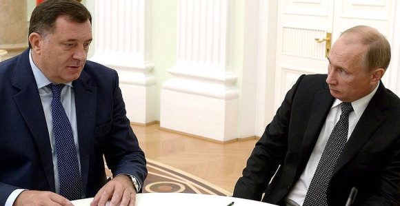 Dodik danas kod Putina, tema referendum