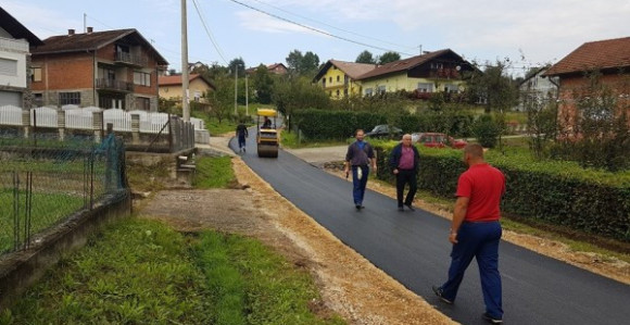 Srbac: Božića Potok dobio asfalt