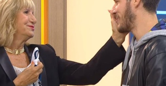 Susret i poljubac "po srpski"