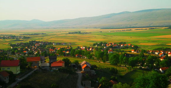 Ko sprečava povratak Srba? 