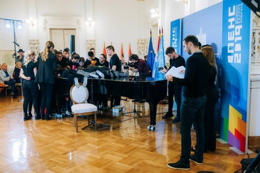 Ученици музичке школе свирали клавир у 23 руке