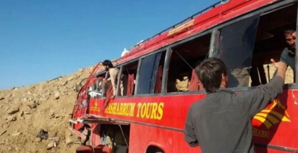 Аутобус ударио у брдо, погинуле 22 особе