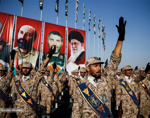 Iran na vojnoj paradi predstavio novo oružje