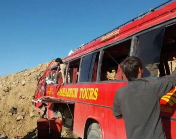 Autobus udario u brdo, poginule 22 osobe