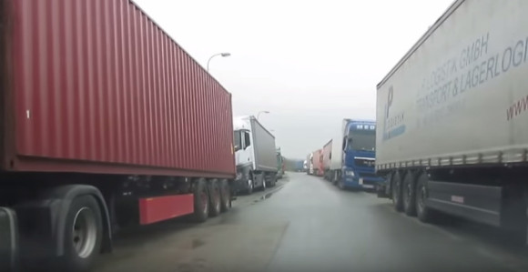 Kamioni izazvali kolaps na granici