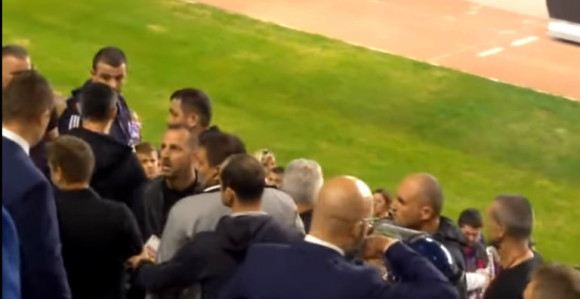 Video - Haos na Poljudu: Tuča direktora Hajduka i Dinama!
