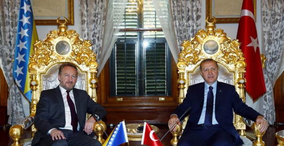 Sin Bakir prodao državu za selfi