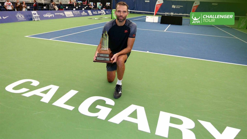 Karlović na pragu pete decenije osvaja titule!