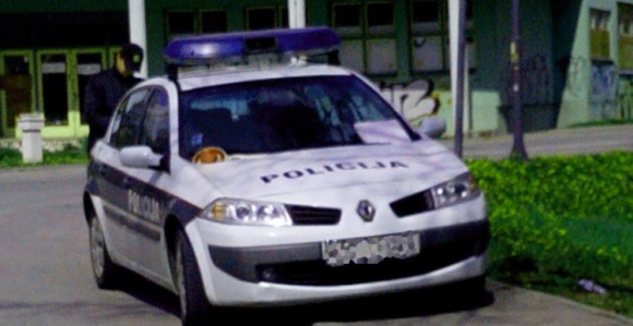 Starac se objesio na balkonu