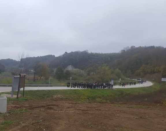 Veliki pritisak stotine migranata 