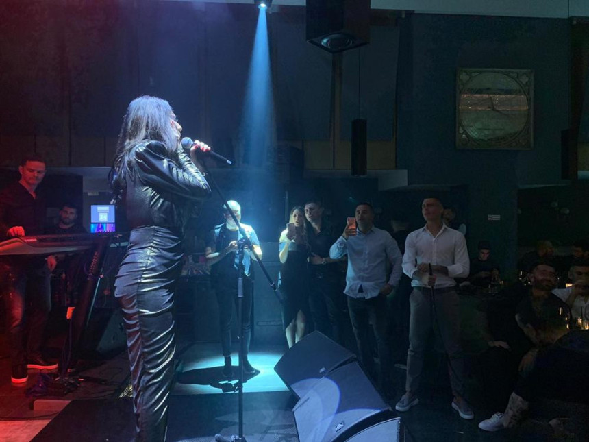 Ceca pevala na rođendanu Vranješu!