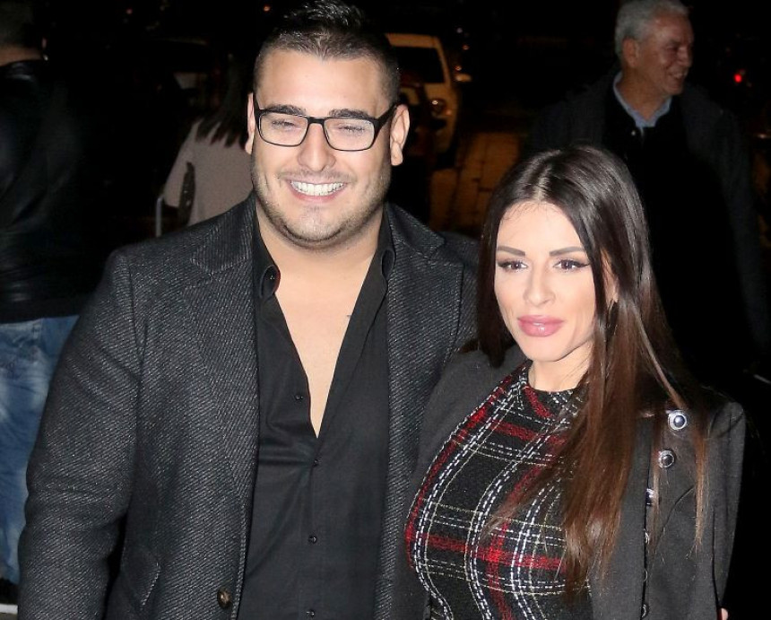 Pomirili se Darko i Ana, izveli ćerku u šetnju!