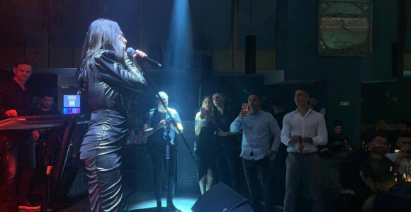 Ceca pevala na rođendanu Vranješu!