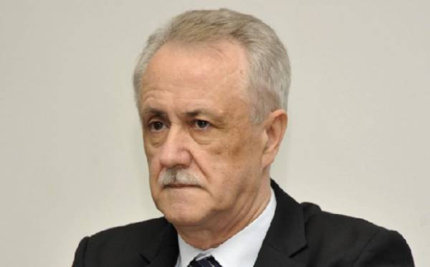 Револвераши нас не могу увести у ЕУ!