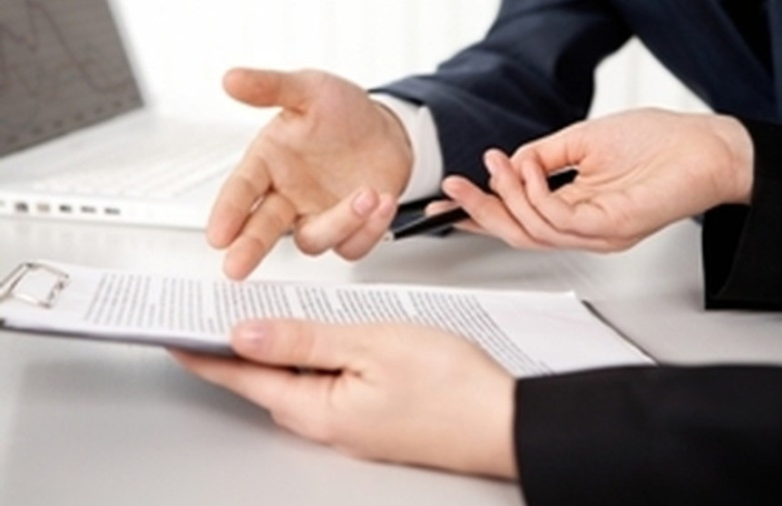 Поништавају тендере да продуже уговоре