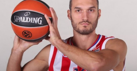 Marko Simonović: Ponosni tata "namjestio" ruku!