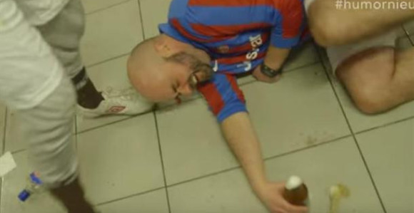 Video: Pijani "kao majke" igrali fudbal!