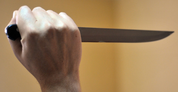 Muškarac izbo dvojicu u Pirotu