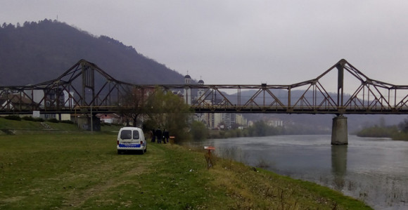 Ранио једно лице па ухапшен