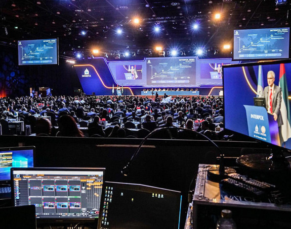 Иза кулиса: Ко је вршио притисак?!