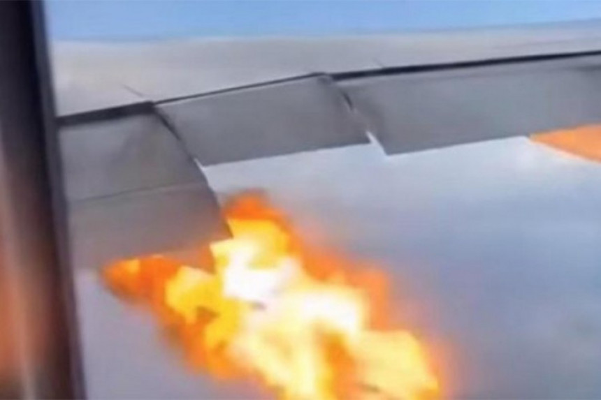 Zapalio se avion sa 347 putnika (VIDEO)