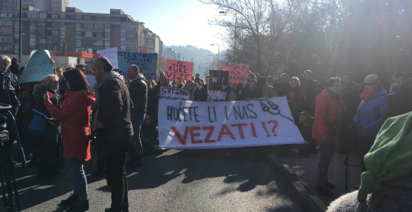 I danas protesti ispred zgrade Vlade FBiH