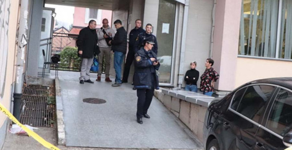 Tuzla: Radnicu PIO udario 36 puta čekićem