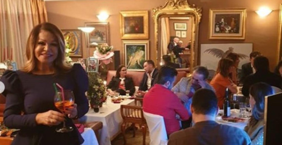 Puna kuća kod Nede na slavi!
