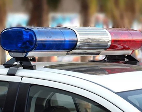 Muškarac upao u školu i pucao iz automatske puške