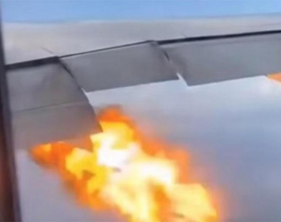 Zapalio se avion sa 347 putnika (VIDEO)