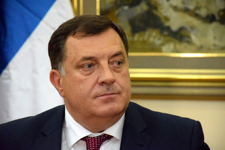 Zašto se Dodik baca pod noge Amerima