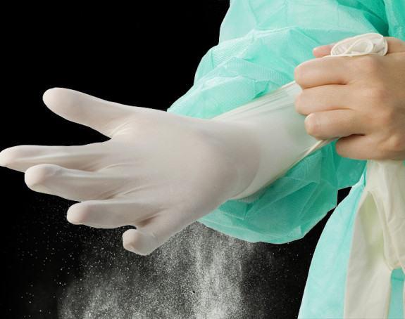 SAD zabranile nošenje gumenih rukavica s puderom u bolnicama