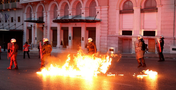 Eksplozija blizu suda u Atini
