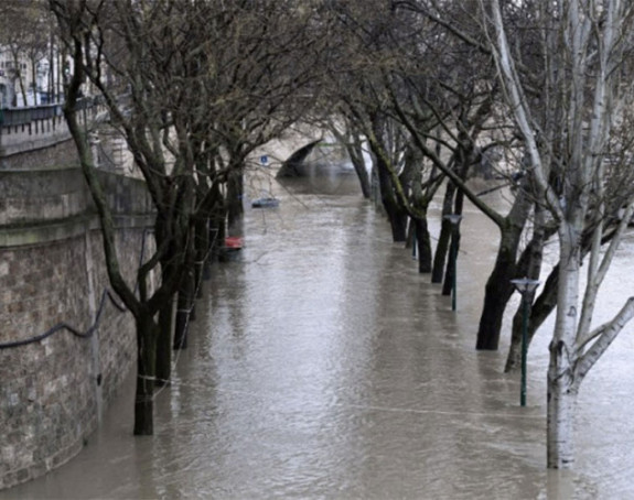 Izlila se rijeka Sena u Parizu