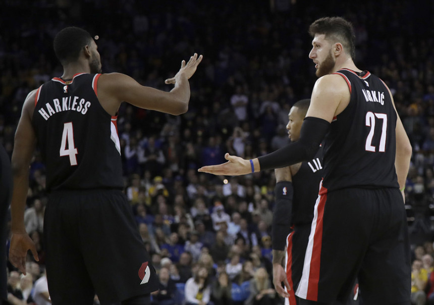 Novi "dabl-dabl" Nurkića!